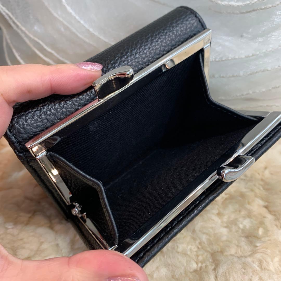 ☆未使用品☆Vivienne Westwood　三つ折り　コンパクト財布　がま口