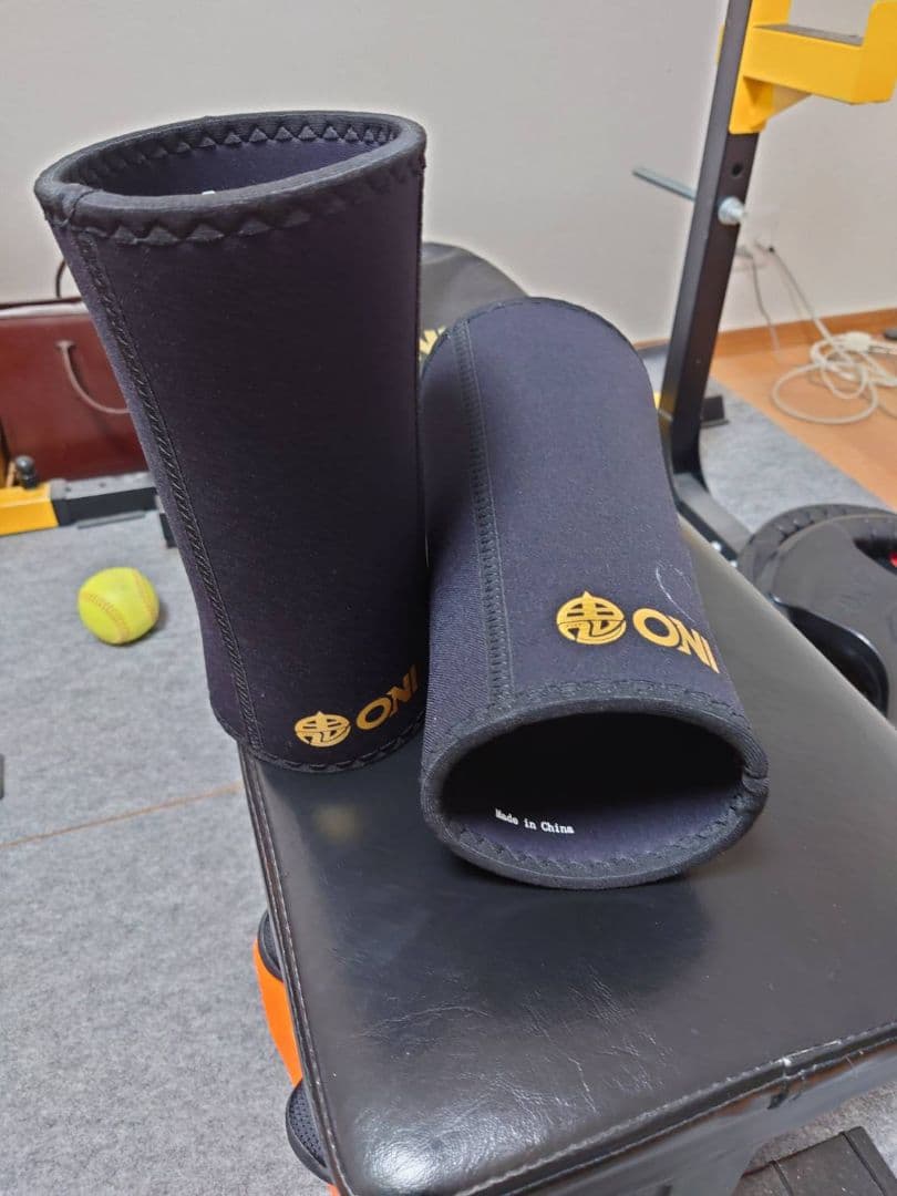 ONI 膝用ニースリーブ