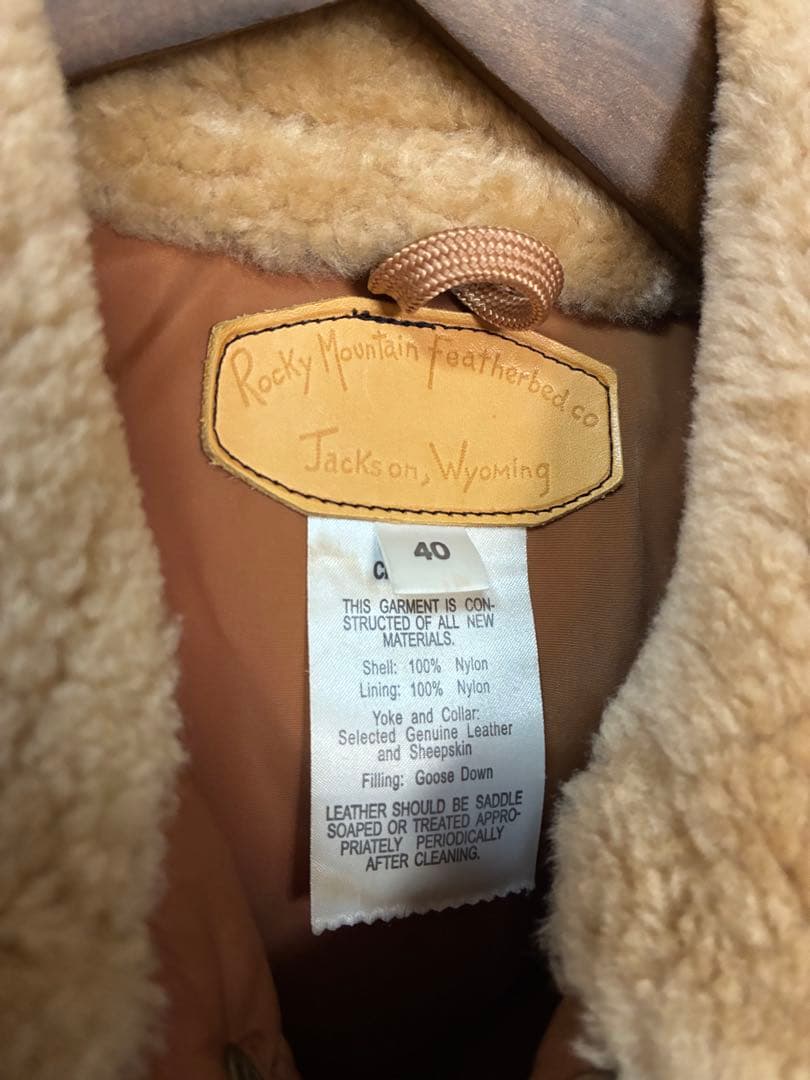 ロッキーマウンテン　ファー付きダウンベスト 黒と茶色