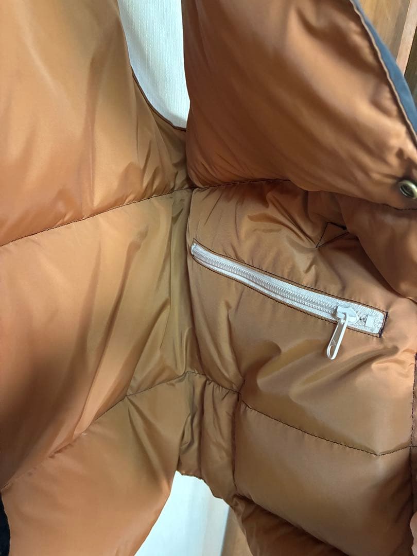 ロッキーマウンテン　ファー付きダウンベスト 黒と茶色