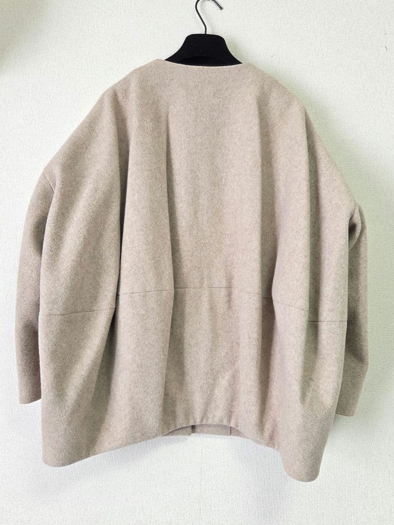 後ろぷっくりウールコート