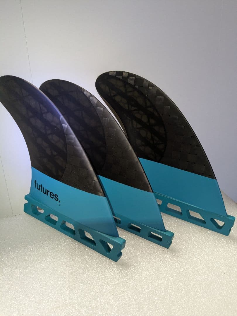 futures F4 BLACKSTIX サーフボードフィンセット