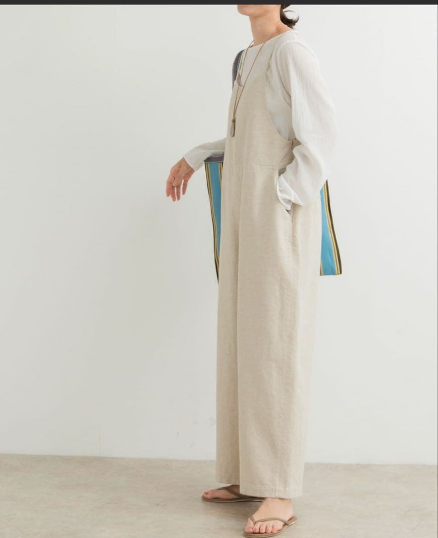 アーバンリサーチドアーズ コットンリネンBACKギャザーサロペット