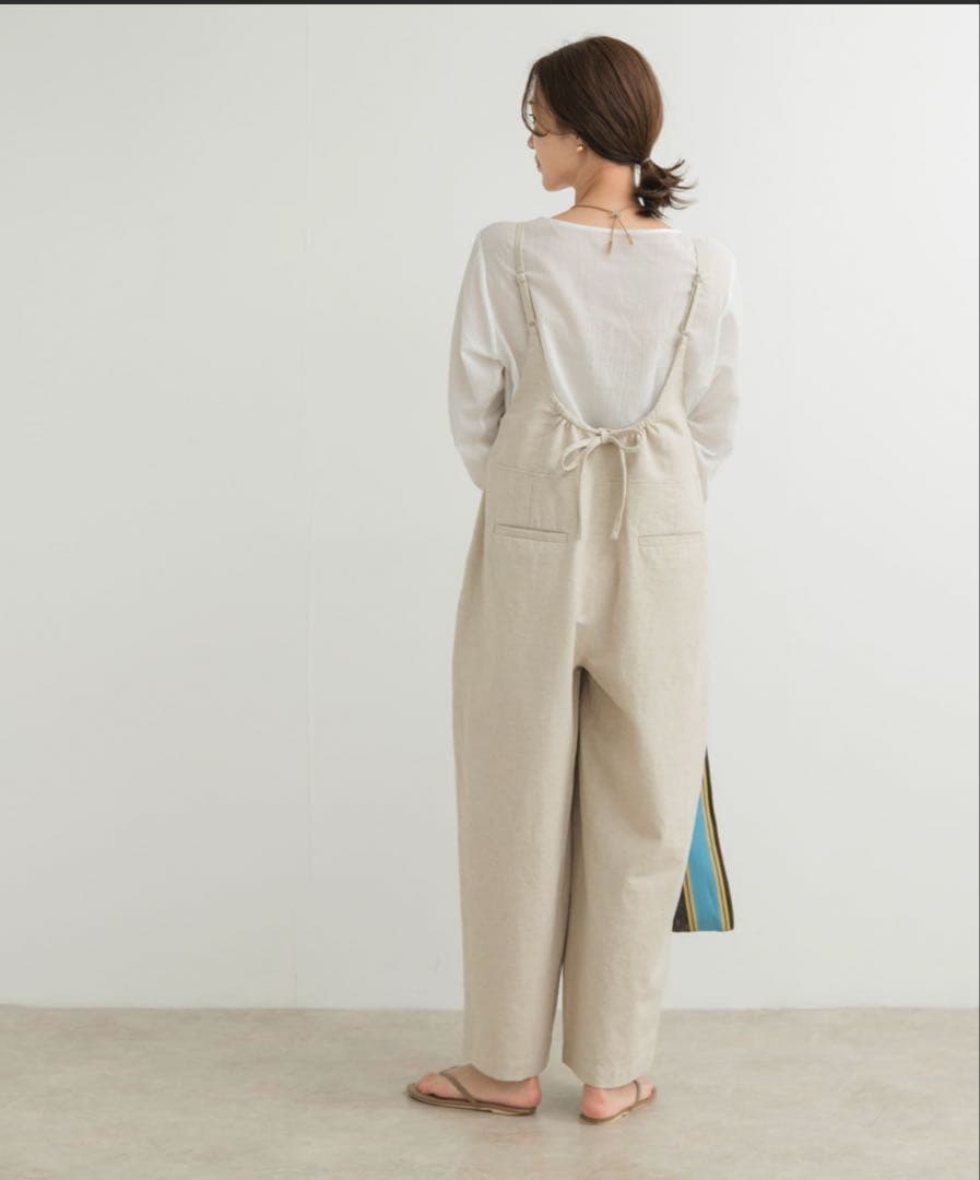 アーバンリサーチドアーズ コットンリネンBACKギャザーサロペット