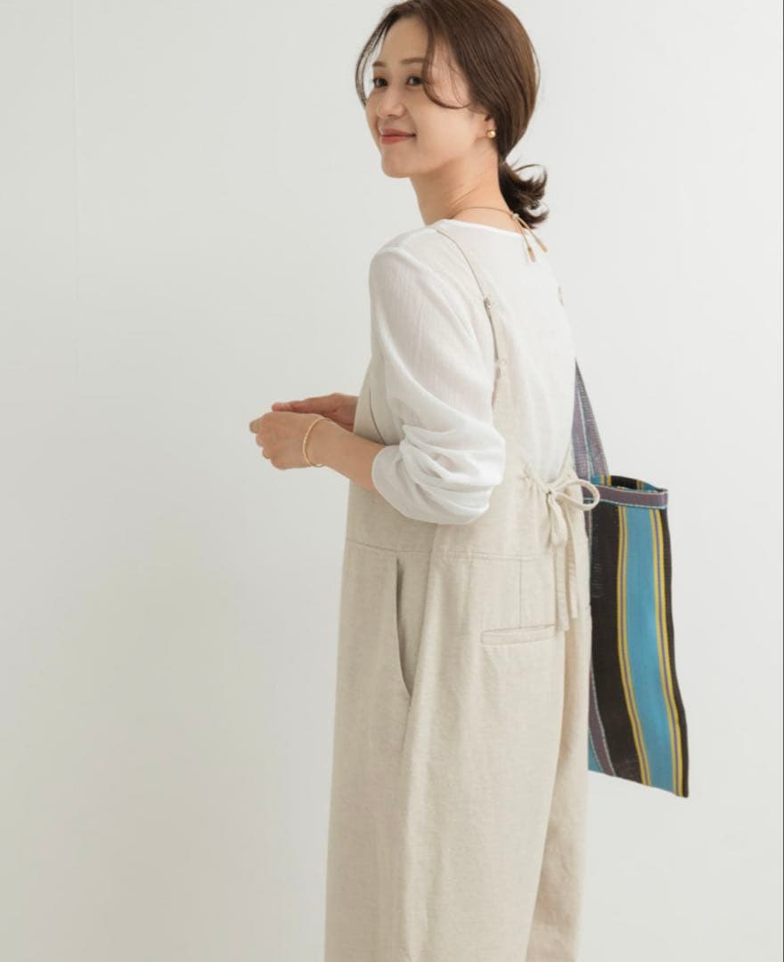 アーバンリサーチドアーズ コットンリネンBACKギャザーサロペット