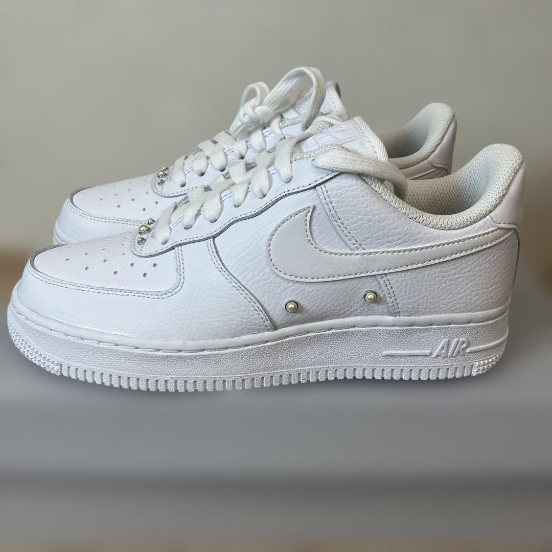 新品未使用WMNS AIR FORCE 1 '07 SE 24cm ホワイト