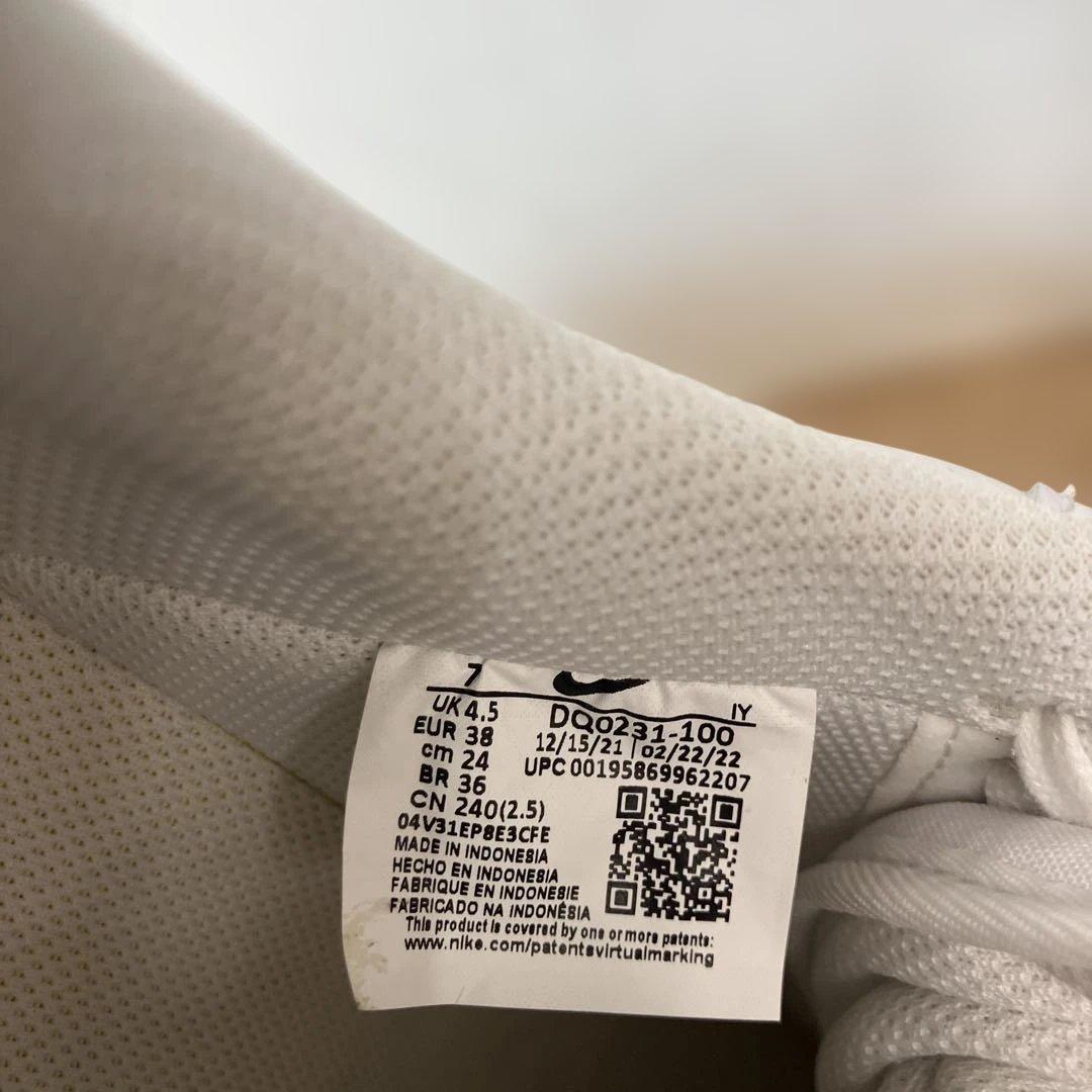 新品未使用WMNS AIR FORCE 1 '07 SE 24cm ホワイト