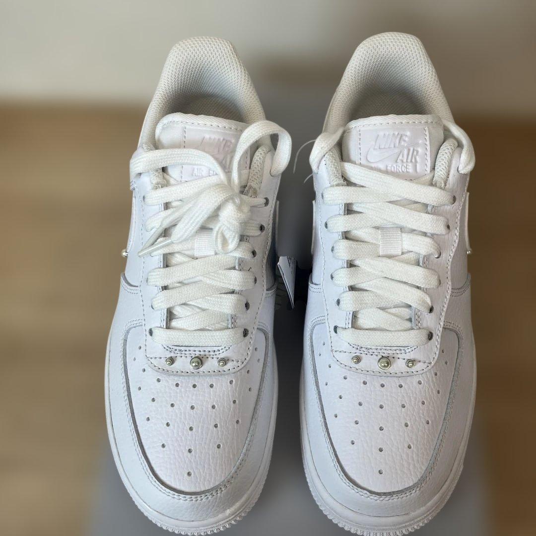 新品未使用WMNS AIR FORCE 1 '07 SE 24cm ホワイト