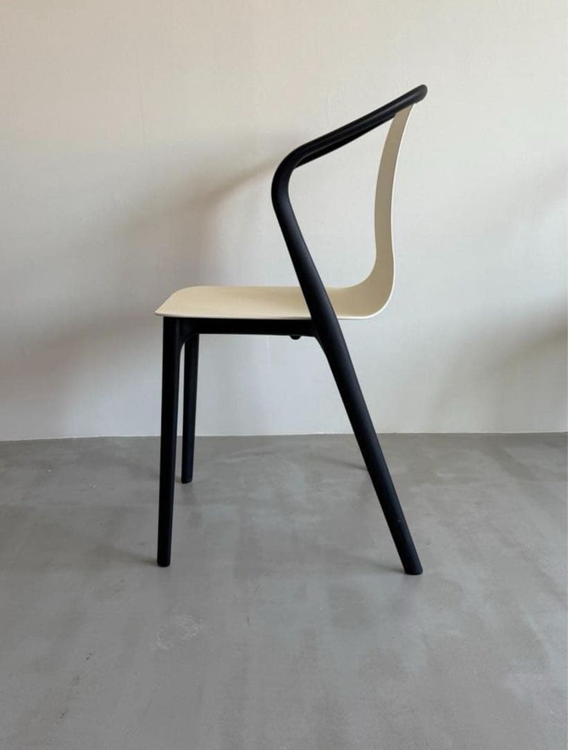ダイニングチェア Belleville Armchair / Vitra