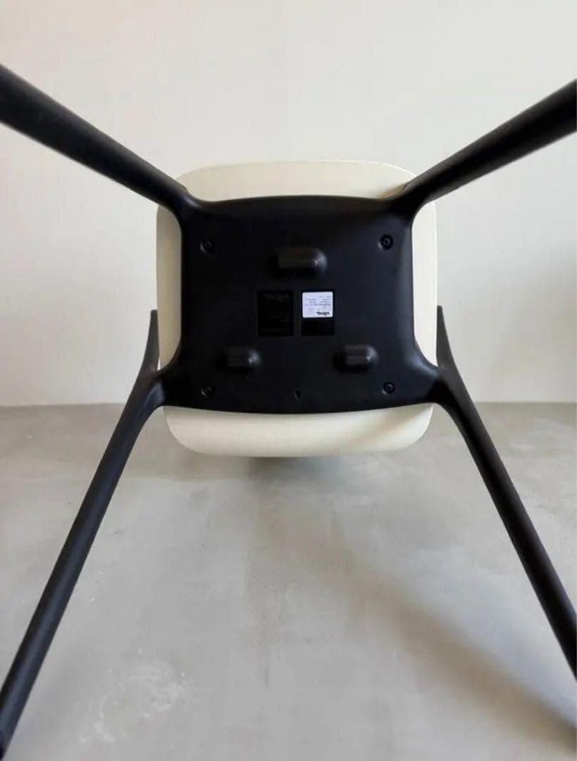 ダイニングチェア Belleville Armchair / Vitra