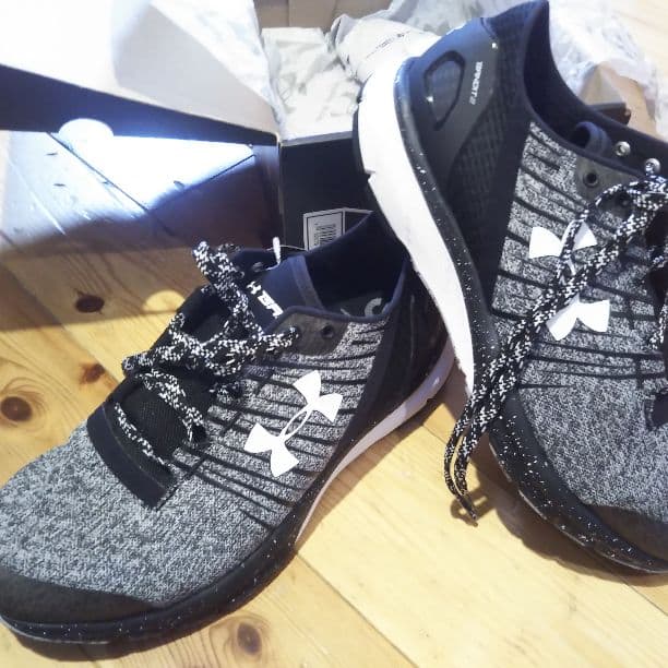 アンダーアーマー靴
