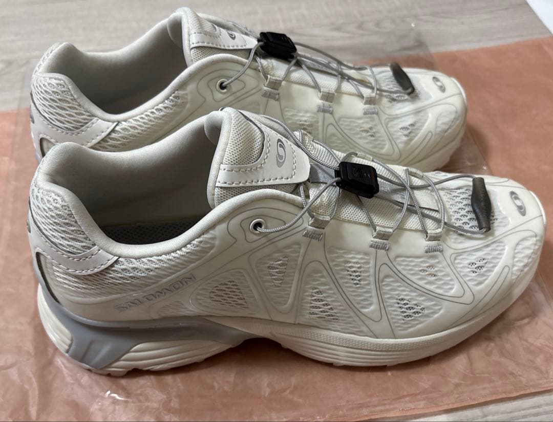 SALOMON XT-WHISPER VOID 24.0 ホワイト スニーカー