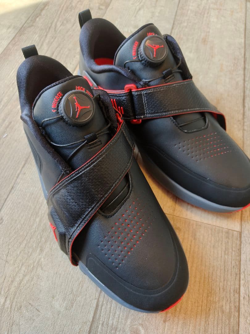 試着のみ　NIKE ジョーダン REV G □ ブラック×レッド