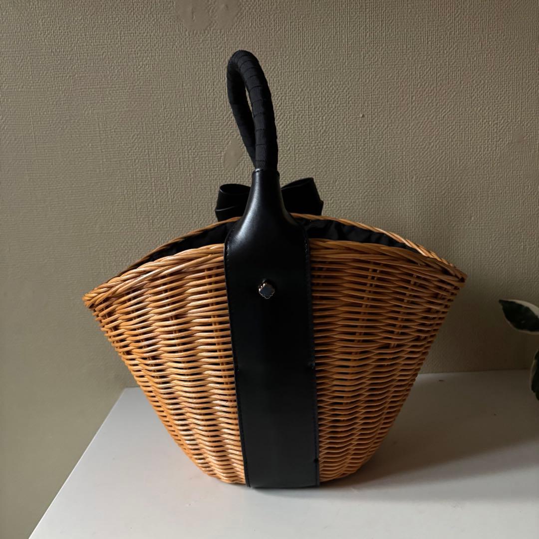 美品♡TOCCA リボン付きかごバッグ レザー ナチュラル×ひブラック 自立