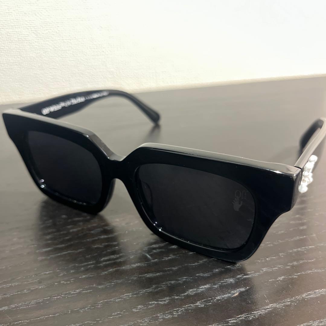 Off-White ブラック キャットアイ サングラス
