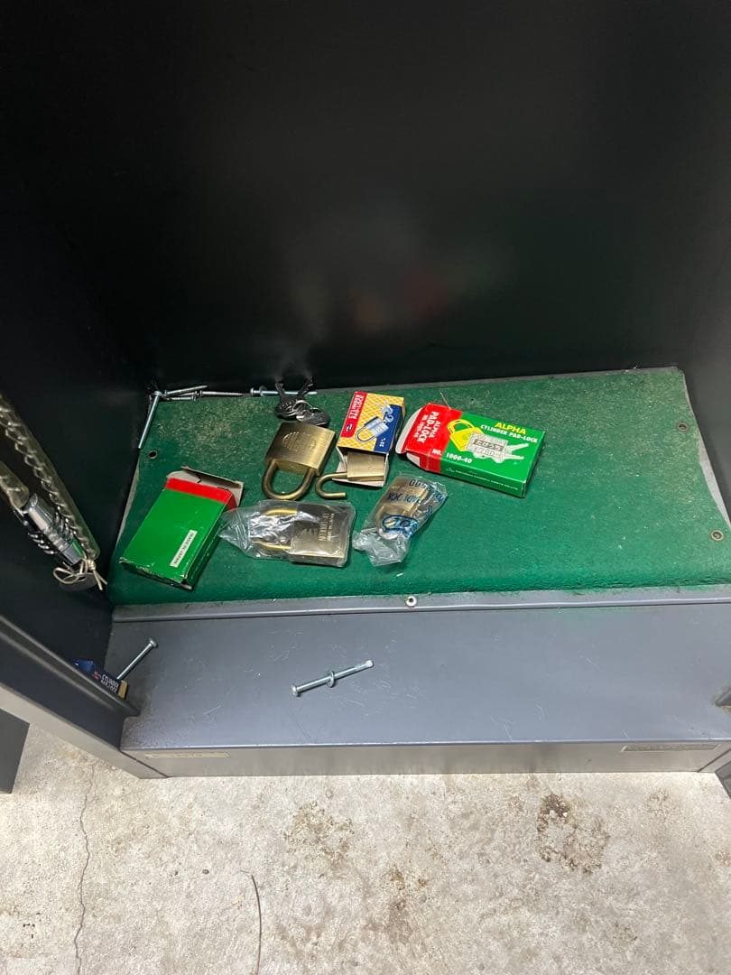 ガンロッカー 銃保管庫　東洋事務器工業　弾倉　装弾ロッカー　引き取り希望