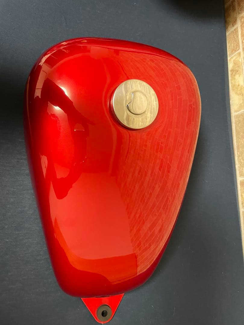 ビッグシーダー製　W650用アルミタンク T-4 塗装済み