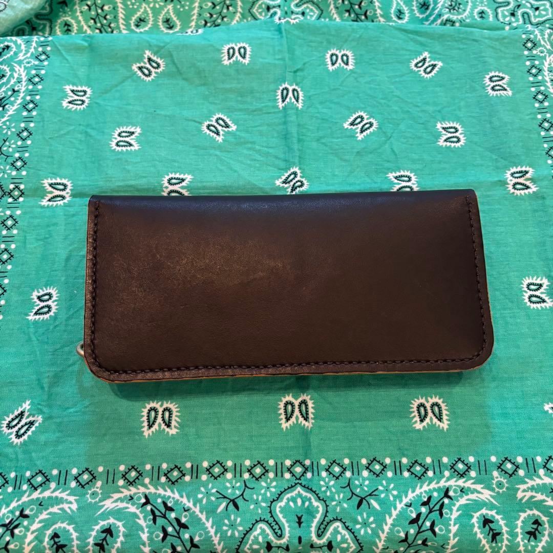 トラッカーウォレット　三層　ハンドメイド　牛ヌメ革　丘染め　生成り茶芯　スタッズ