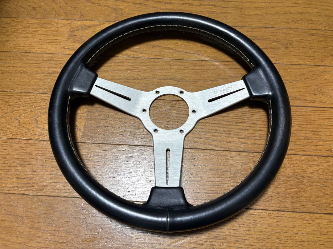 ナルディ　クラシック33π NARDI レザー　3本スポーク当時物　ステアリング