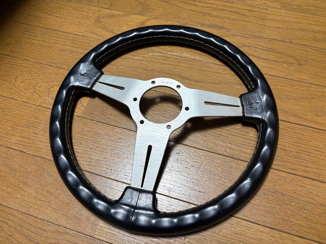 ナルディ　クラシック33π NARDI レザー　3本スポーク当時物　ステアリング