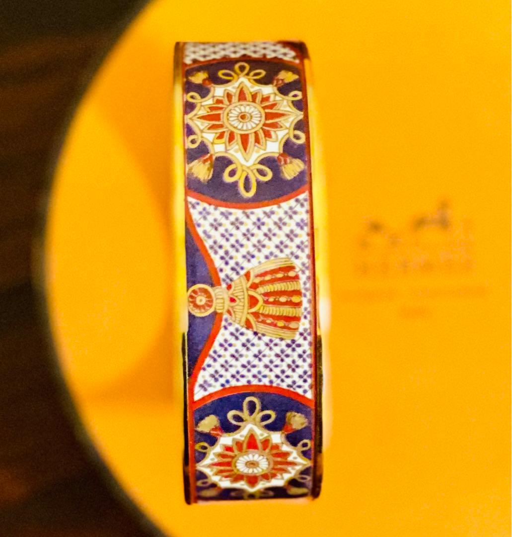 まなみちゃん　エルメス　HERMES バングル 多色装飾
