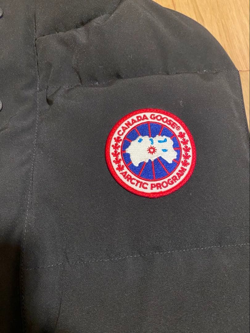 ピ*ロ様 美品　カナダグース　ダウンベスト　黒
