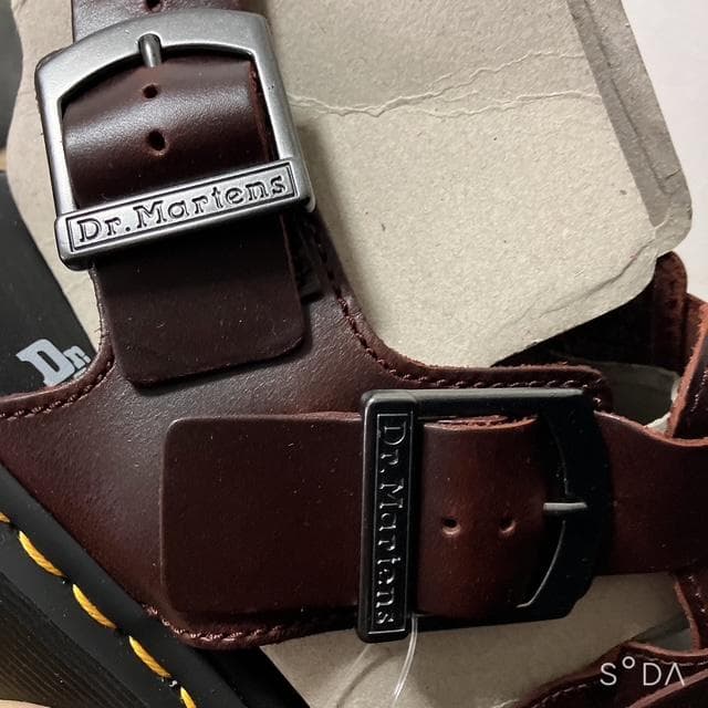【未使用】ドクターマーチン サンダル KASSION 茶（プー100）