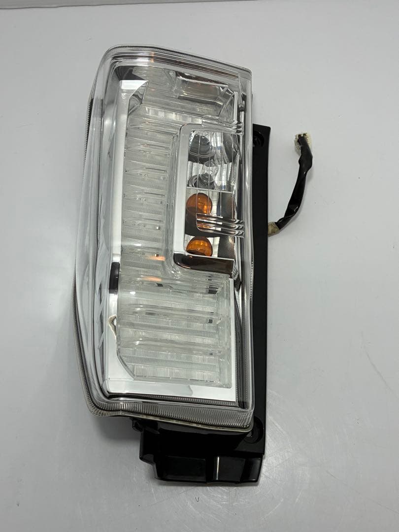 ダイハツ 純正 タント LA600S 右テールランプ 81550-B2582