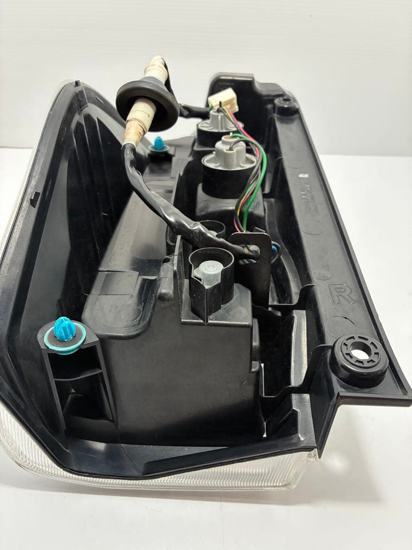 ダイハツ 純正 タント LA600S 右テールランプ 81550-B2582