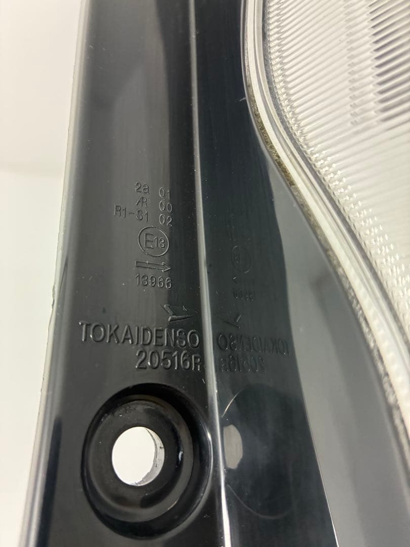 ダイハツ 純正 タント LA600S 右テールランプ 81550-B2582