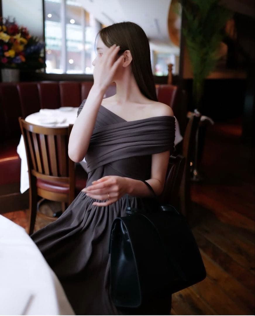 ワンピース maison celon cross shoulder gather dress