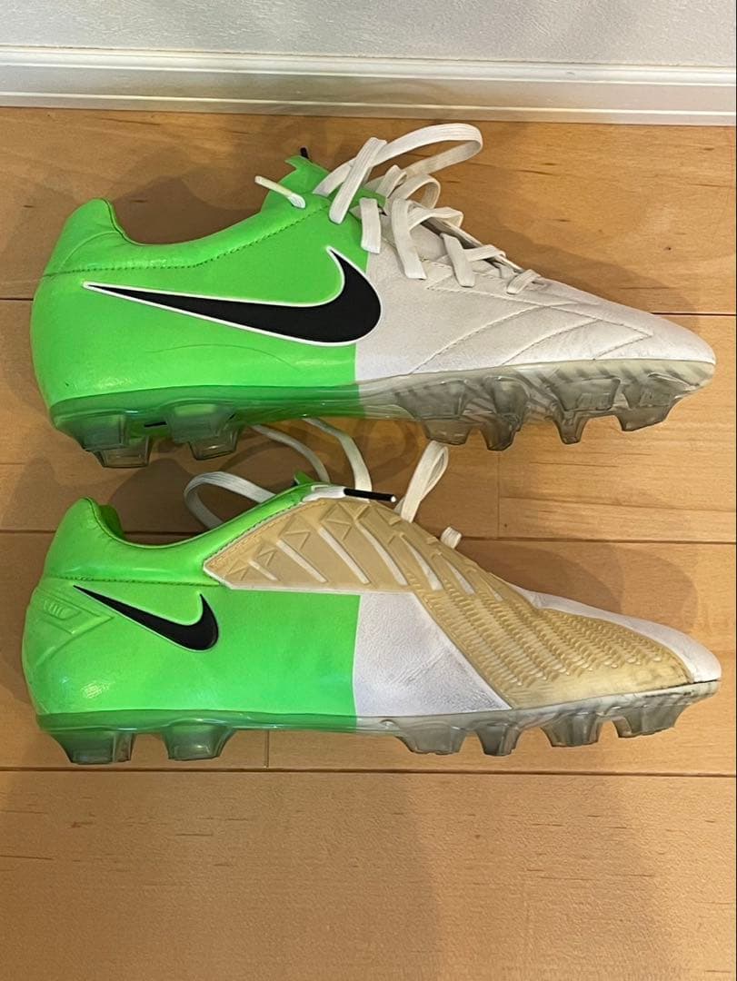 NIKE トータル 90 レーザー 27.0cm