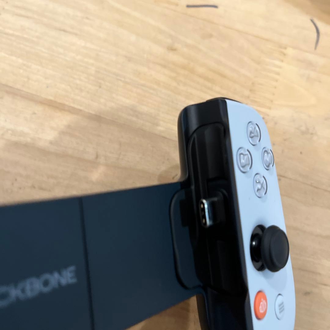 BACKBONE USB-C ゲームコントローラー ケース付き