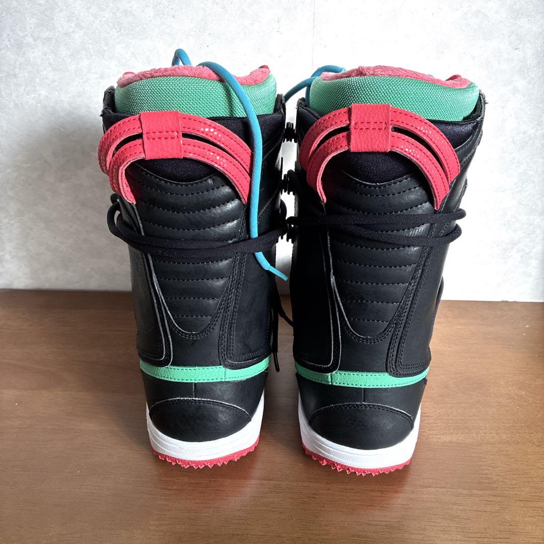Nike Vapen スノーボード ブーツ 女性用 ブラック/グリーン/ピンク