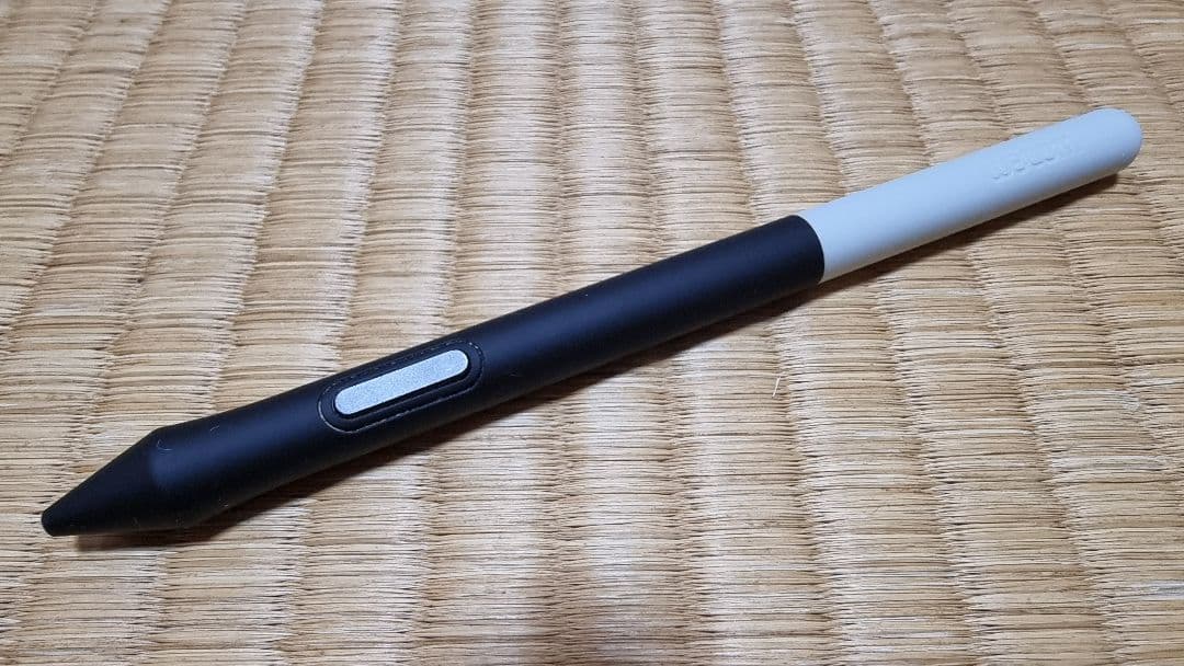 Wacom One 液晶ペンタブ 13 (DTC133W0D) 2022年製
