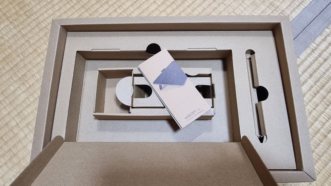 Wacom One 液晶ペンタブ 13 (DTC133W0D) 2022年製