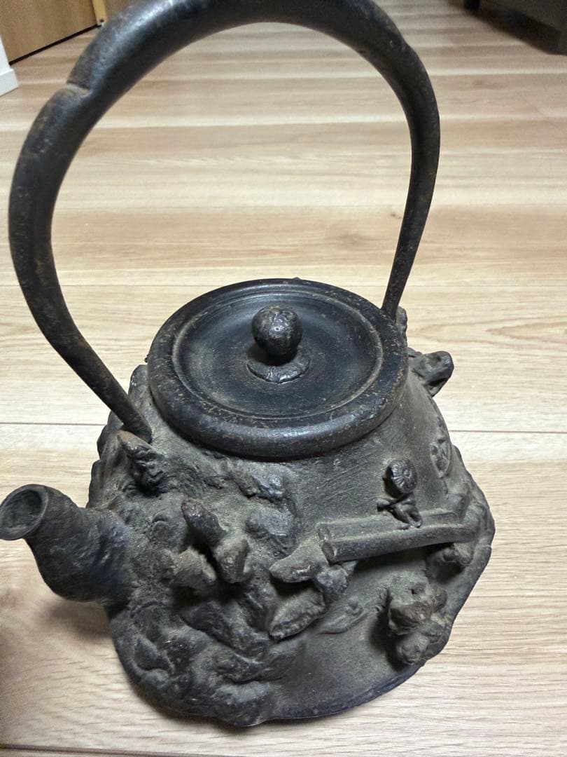 鋳鉄製動物彫刻鉄瓶