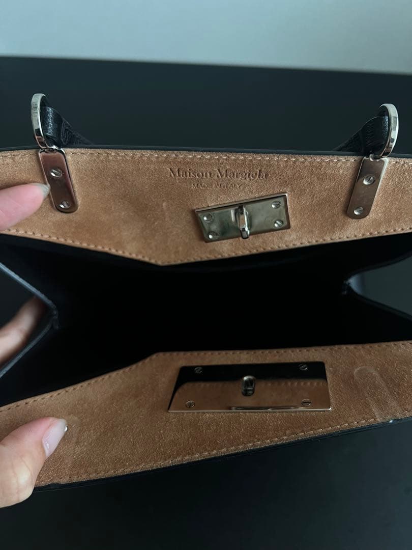 Maison Margielaスナッチド ミディアムショルダーハンドバッグ