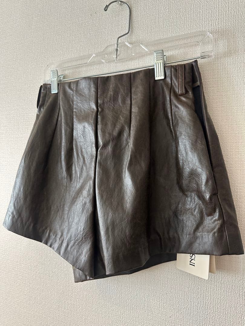 タグ付き新品inscrire 2024 ビーガンレザーショートパンツ34