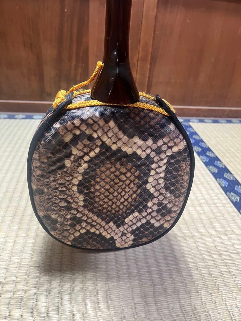 三線 人工皮　ストラップ付き　美品
