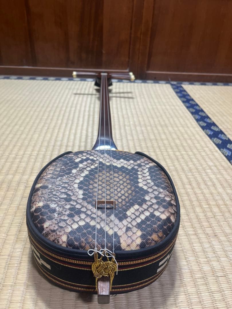 三線 人工皮　ストラップ付き　美品