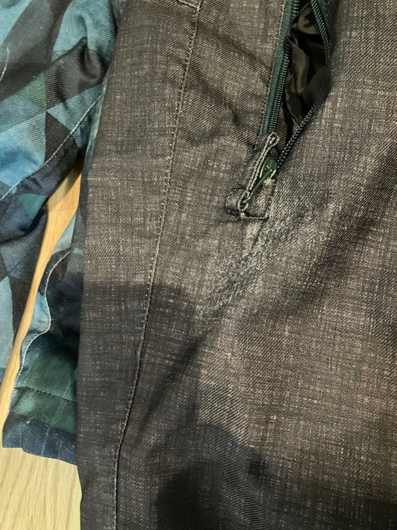 activersion スノーボードウェア L、手袋、ネックウォーマーまとめ売り