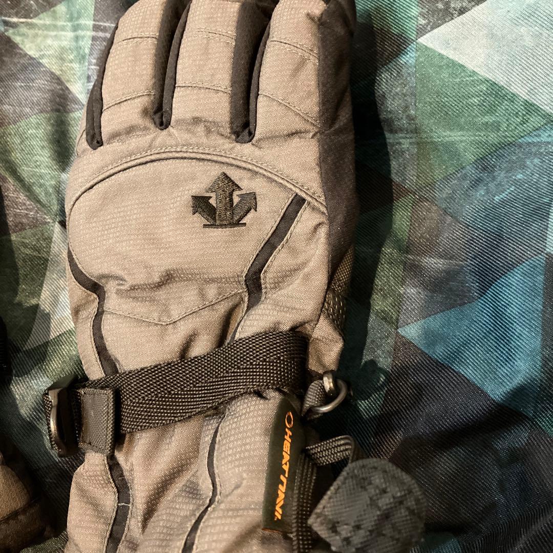 activersion スノーボードウェア L、手袋、ネックウォーマーまとめ売り