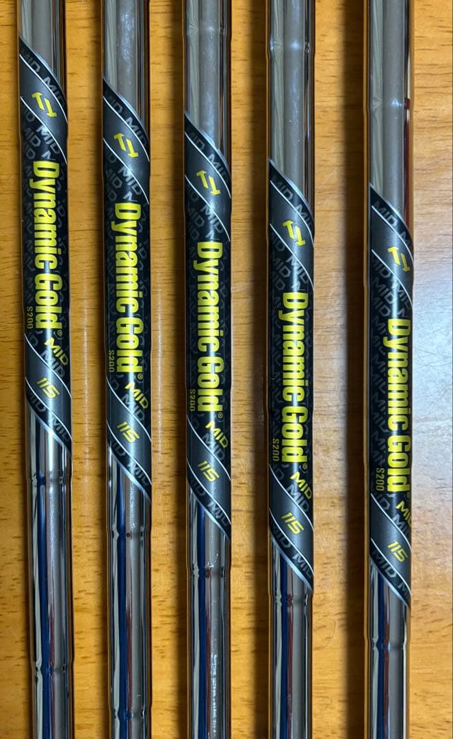 シ*ー様 美品）　jucie アイアン　6-P ダイナミックゴールドMID115