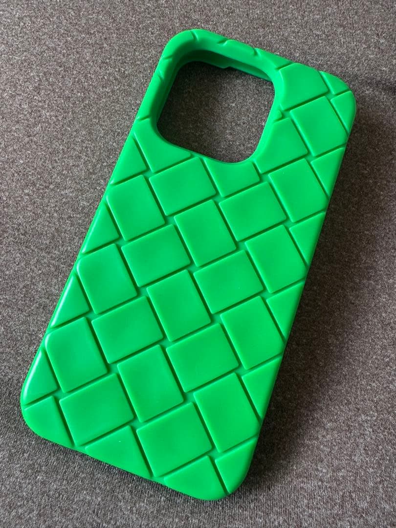 24hセールBOTTEGA VENETA 緑iPhoneケース　15pro