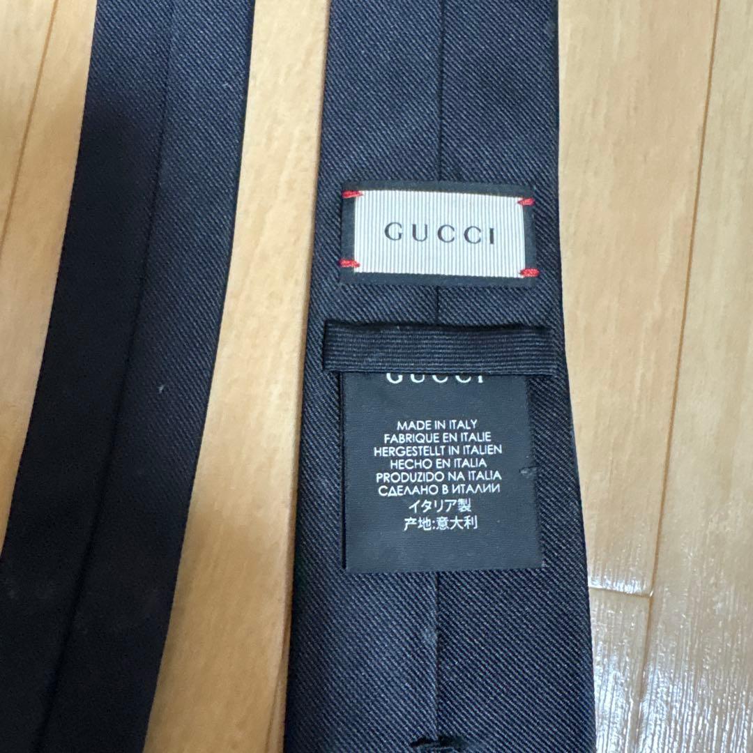 GUCCI グッチ　ネクタイ　黒　蜂
