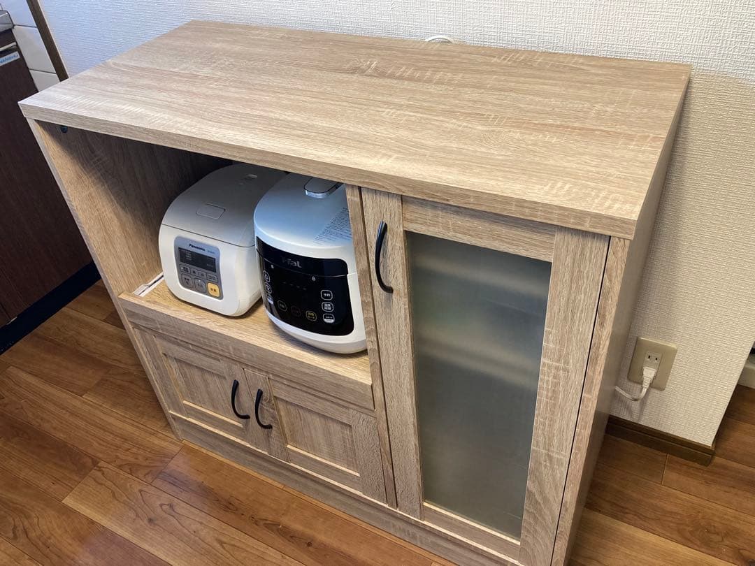 食器棚 ガラス扉コンセント付き