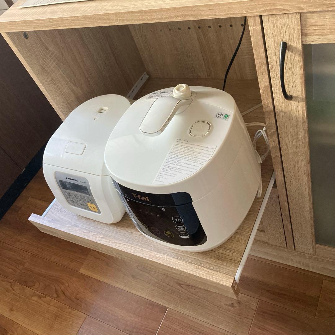 食器棚 ガラス扉コンセント付き