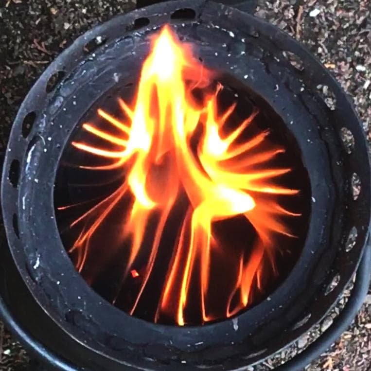 かまどン 新聞紙で炊ける防災炊飯器 バッグ付 キャンプストーブ 七輪 35%割引