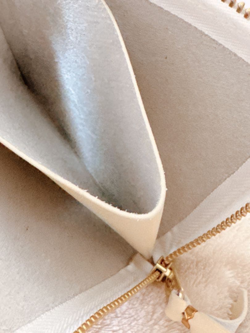 【極美品】冬にぴったり優しいミルキーホワイトカラー♡コムデギャルソンL字財布